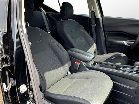 Used 2024 Nissan Kicks SV image 7