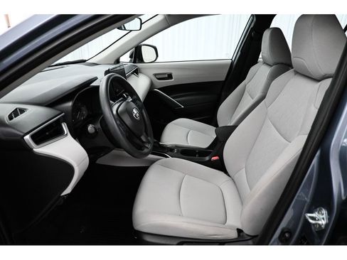 Used 2023 Toyota Corolla Cross L FWD image 12