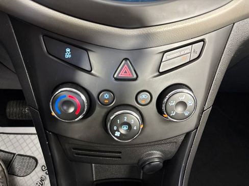 Used 2016 Chevrolet Trax LS AWD/4WD image 38