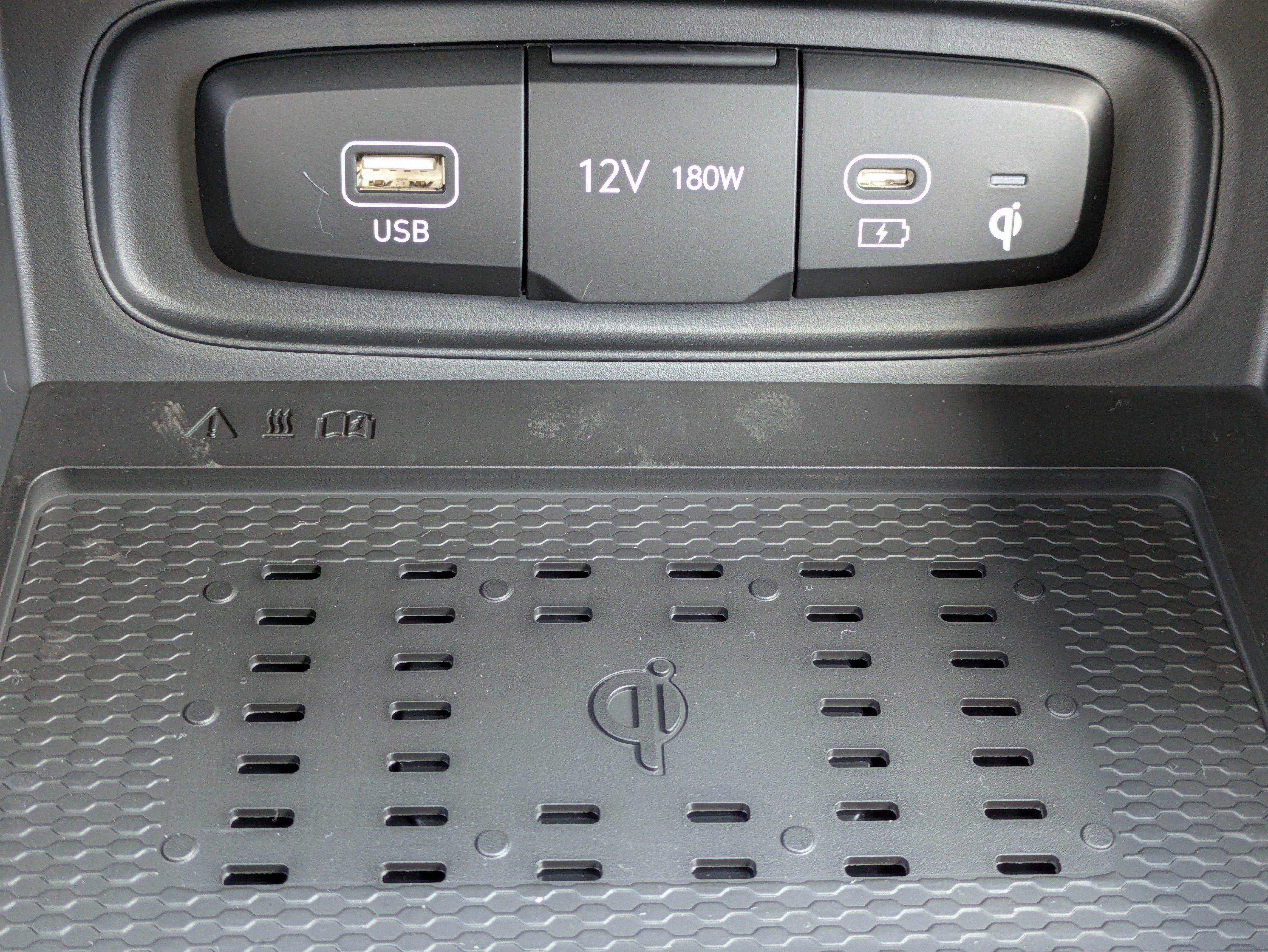 New 2026 Hyundai Venue SEL FWD image 24