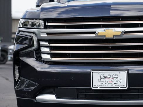 Used 2023 Chevrolet Suburban High Country AWD/4WD image 9