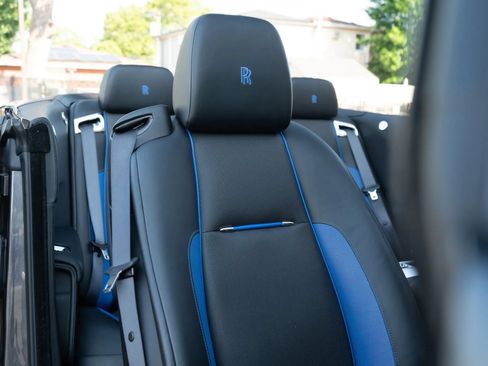 Used 2017 Rolls-Royce Dawn RWD image 20