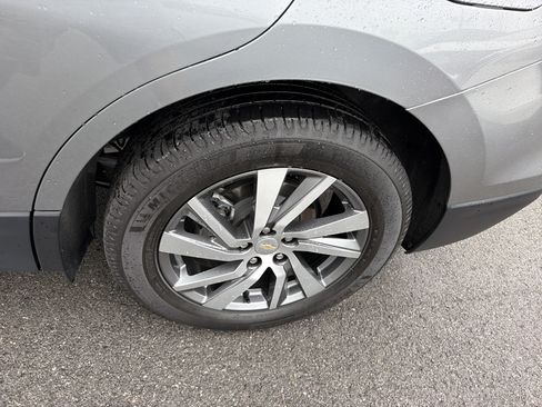 Used 2023 Chevrolet Equinox Premier AWD/4WD image 12