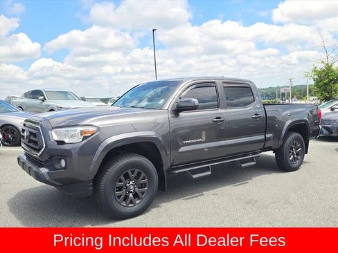 Used 2020 Toyota Tacoma SR5 RWD image 7