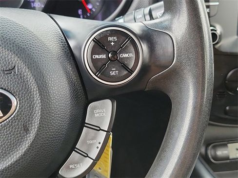 Used 2019 Kia Soul + image 14