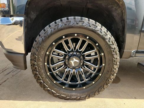 Used 2018 Chevrolet Silverado 1500 LT w/ LT Eassist Package RWD image 32