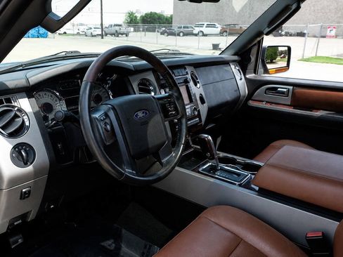 Used 2010 Ford Expedition EL 4WD image 3