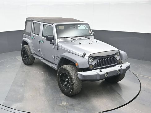 Used 2018 Jeep Wrangler Unlimited Sport S AWD/4WD image 24