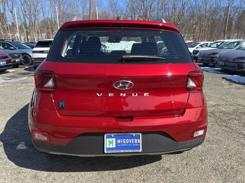 Used 2025 Hyundai Venue SEL image 4