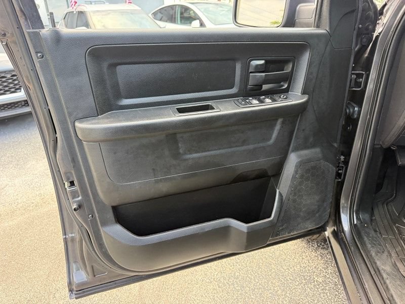 Used 2020 RAM 1500 Tradesman w/ Chrome Appearance Group AWD/4WD image 28