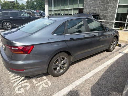 Used 2019 Volkswagen Jetta R-Line w/ R-Line Cold Weather Package FWD image 7
