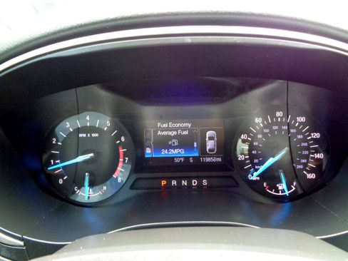 Used 2015 Ford Fusion SE image 18