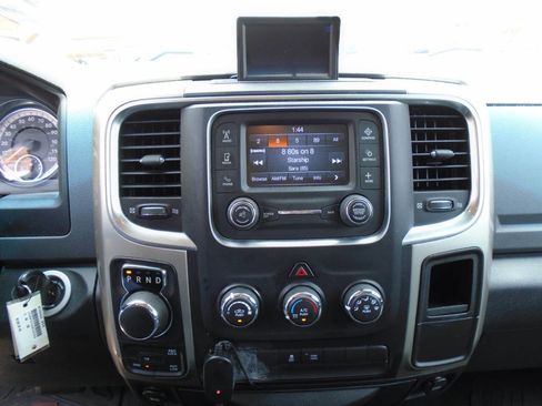Used 2016 RAM 1500 Classic SLT AWD/4WD image 11