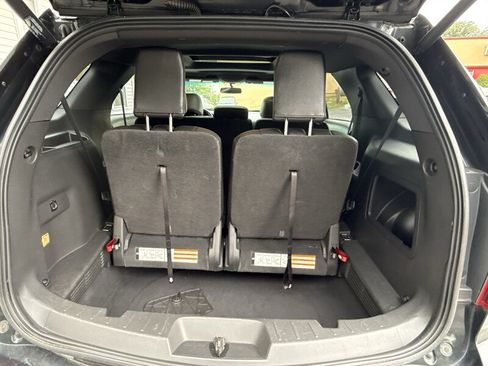 Used 2014 Ford Explorer XLT w/ Equipment Group 202A AWD/4WD image 17