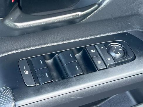 Certified 2025 Toyota Tacoma SR5 image 13