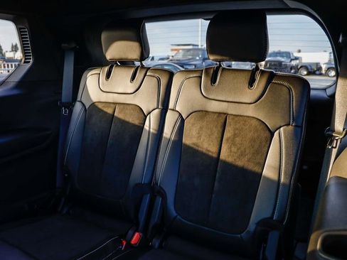 New 2025 Jeep Grand Cherokee L Altitude image 21