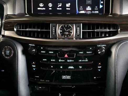 Used 2018 Lexus LX 570 4WD image 24