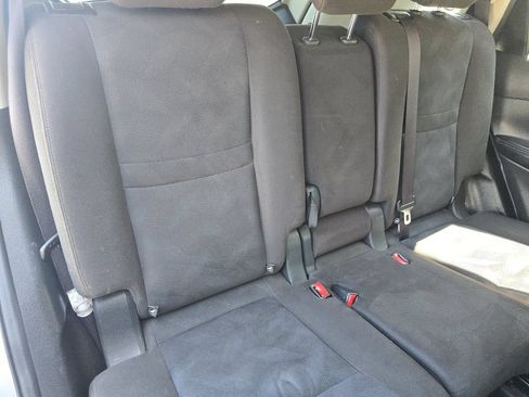 Used 2015 Nissan Rogue SV FWD image 14