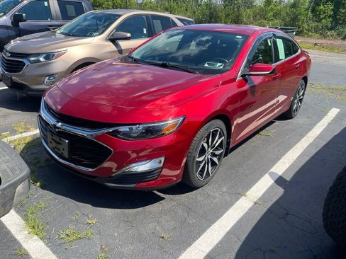 Used 2022 Chevrolet Malibu RS FWD image 1