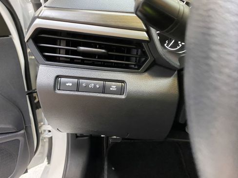 Used 2025 Nissan Altima 2.5 SV FWD image 31