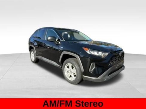 Used 2021 Toyota RAV4 LE image 10