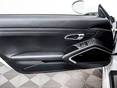 Certified 2024 Porsche 718 Cayman RWD image 24