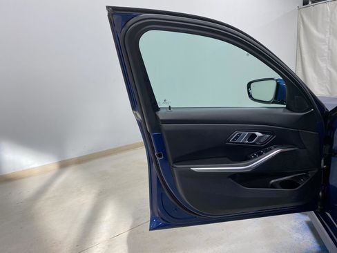 Used 2022 BMW 330i xDrive Sedan w/ Premium Package image 21