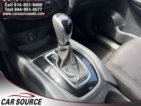 Used 2017 Nissan Rogue SV FWD image 22