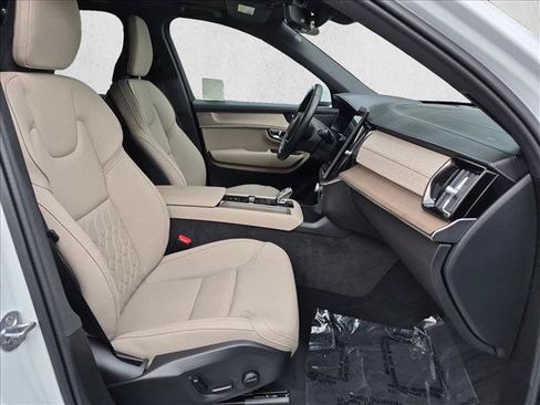 Used 2026 Volvo XC90 B6 Plus w/ Protection Package Premier AWD/4WD image 23