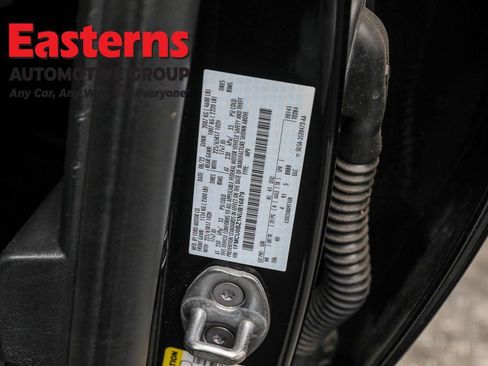 Used 2022 Ford Escape SE image 34