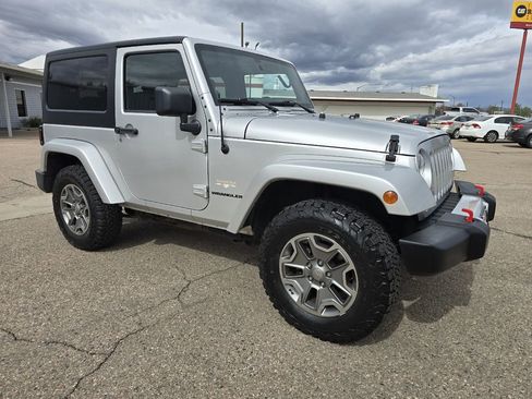 Used 2012 Jeep Wrangler Sahara w/ Connectivity Group AWD/4WD image 2