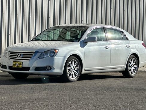 Used 2010 Toyota Avalon Limited image 8