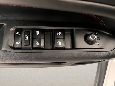Used 2025 Jeep Compass Trailhawk AWD/4WD image 16
