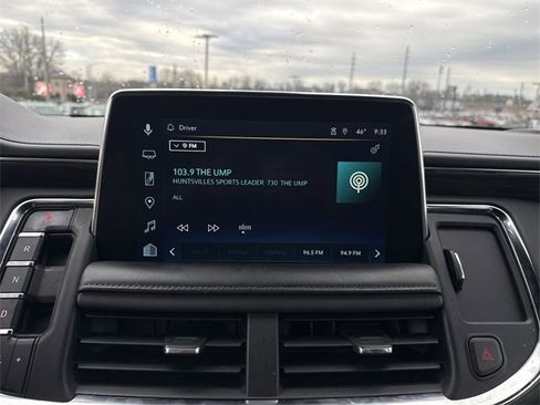 Used 2022 Chevrolet Suburban LT image 18