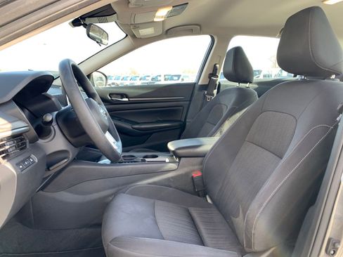 Used 2025 Nissan Altima 2.5 SV image 28