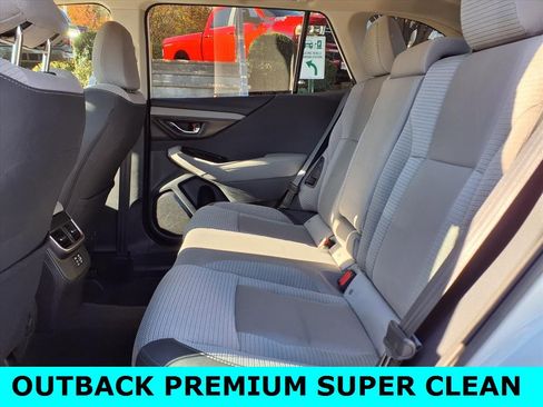 Used 2024 Subaru Outback Premium image 8