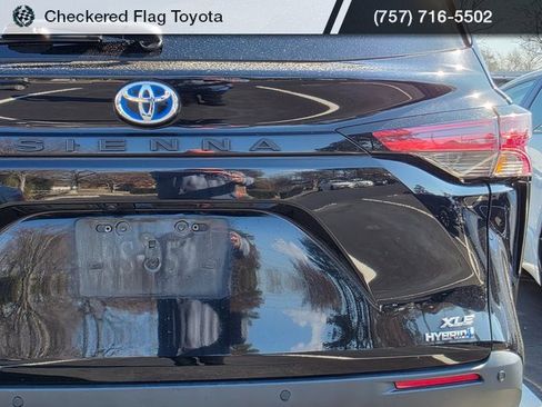 Used 2021 Toyota Sienna XLE w/ XLE Plus Package image 7