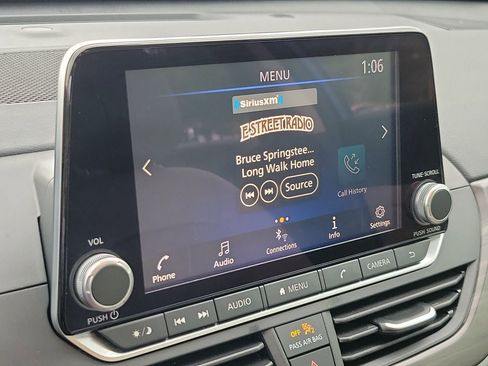 Used 2025 Nissan Altima 2.5 SV FWD image 23