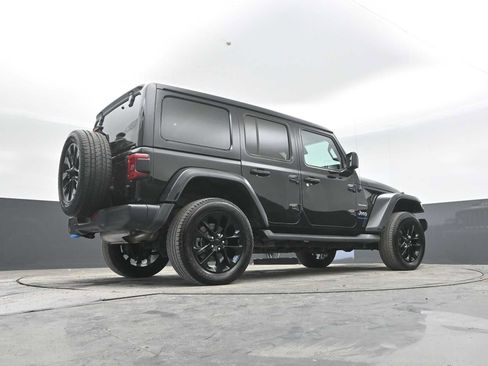 Used 2023 Jeep Wrangler Unlimited Sahara w/ Cold Weather Group AWD/4WD image 47