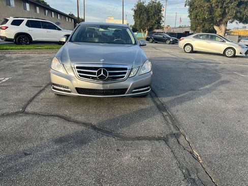 Used 2012 Mercedes-Benz E 350 4MATIC Sedan image 17
