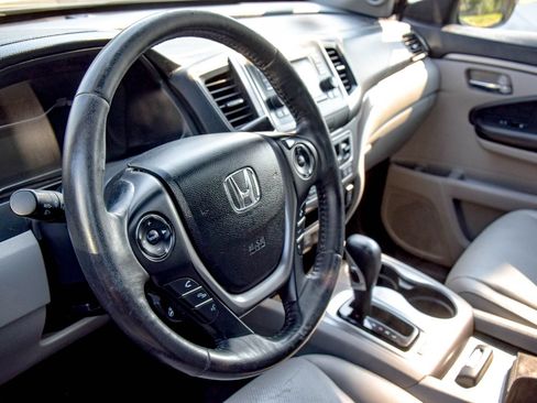 Used 2019 Honda Ridgeline RTL image 22