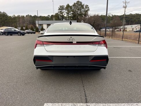 Certified 2025 Hyundai Elantra Sport w/ Cargo Package image 6