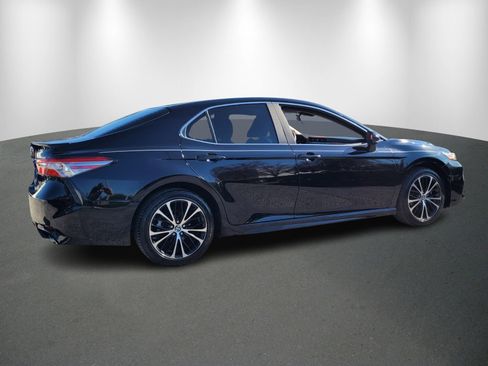 Used 2018 Toyota Camry SE image 7