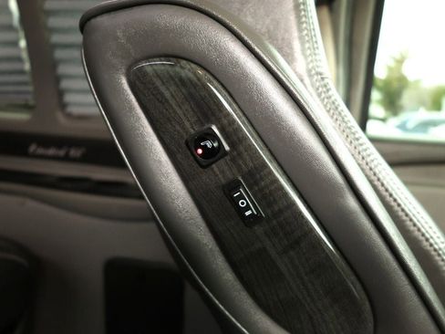 Used 2018 GMC Savana 2500 Extended w/ Enhanced Convenience Package RWD image 29