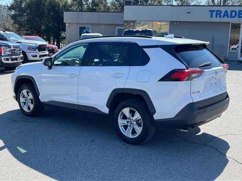 Used 2020 Toyota RAV4 XLE w/ Convenience Package image 4