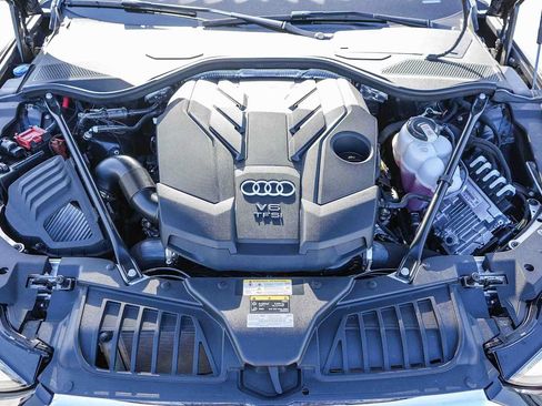 Used 2025 Audi A8 L 3.0T AWD/4WD image 45