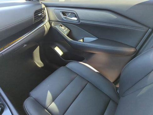 Certified 2024 Nissan Rogue SL FWD image 29