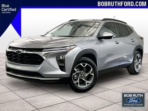 Used 2024 Chevrolet Trax LT w/ Driver Confidence Package FWD image 1
