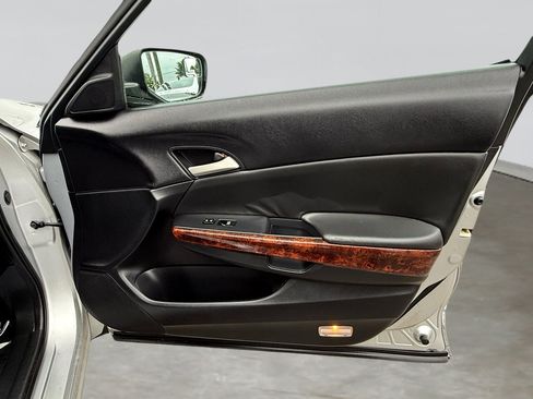 Used 2010 Honda Crosstour EX image 27