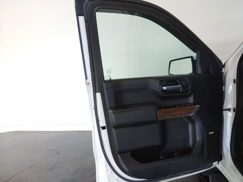 Used 2021 Chevrolet Silverado 1500 High Country w/ Safety Package II image 34